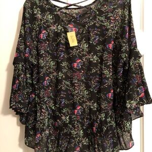 🆕 NWT Entro small top